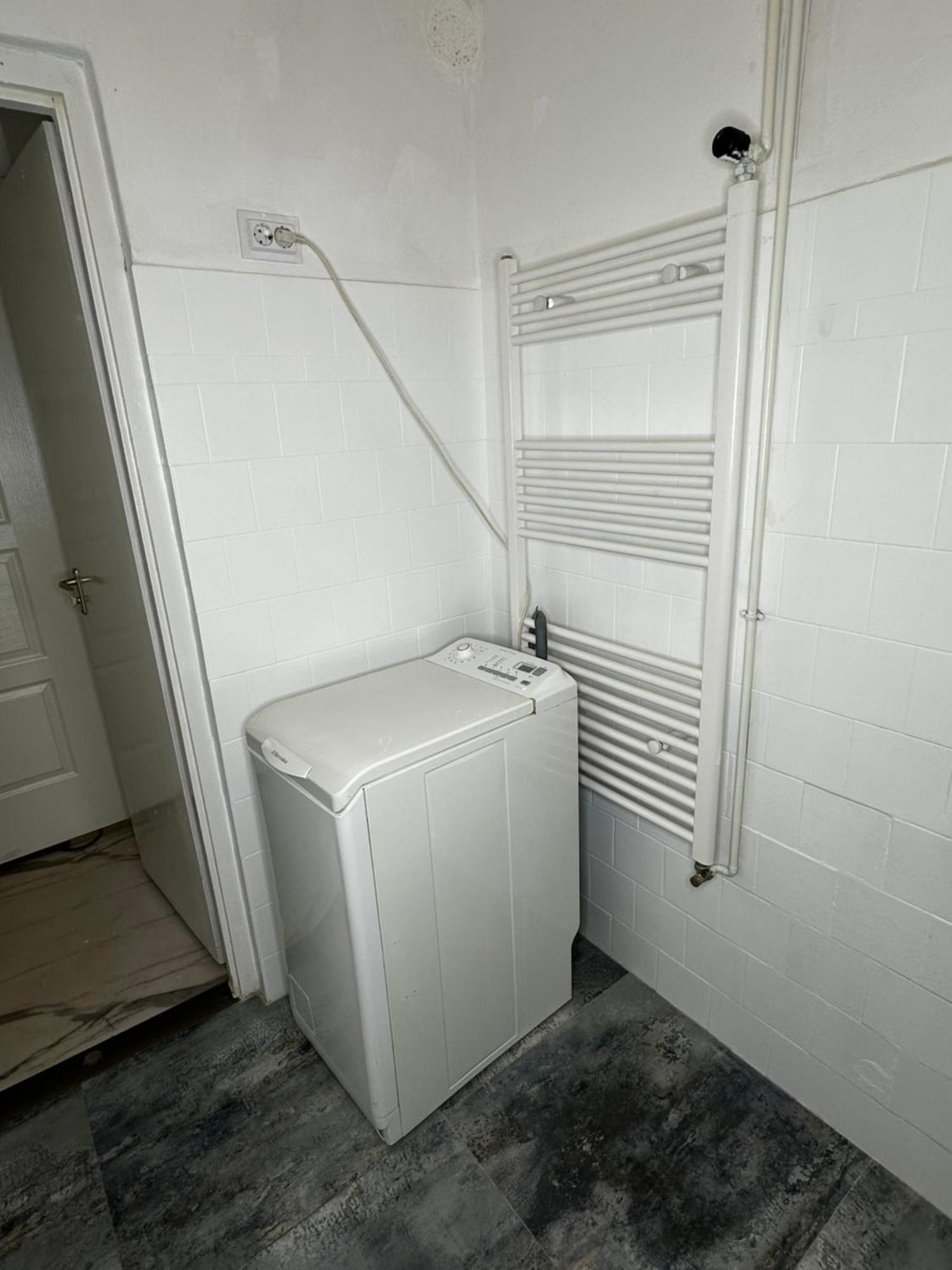 Airport17 B&B Vecses Bagian luar foto